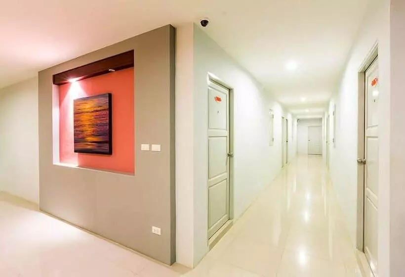 Hotelli Tillthong Garden