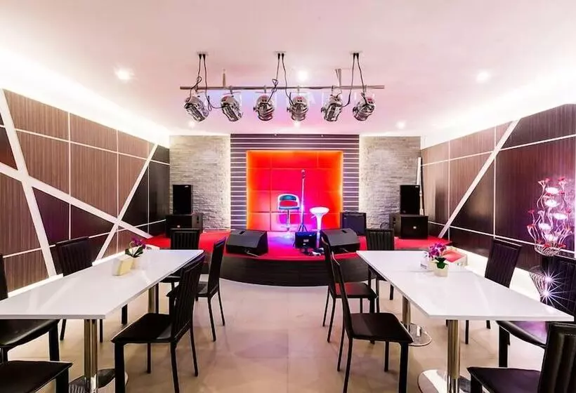 Hotelli Tillthong Garden