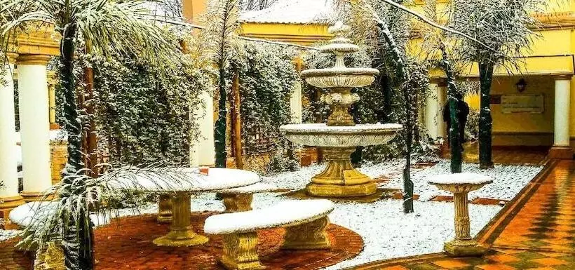 ペンション Caesars Guesthouse & Conference Centre