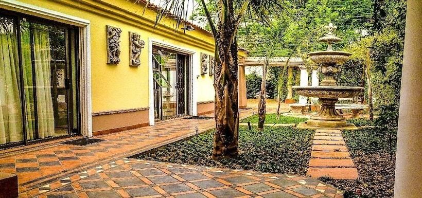 Pension Caesars Guesthouse & Conference Centre