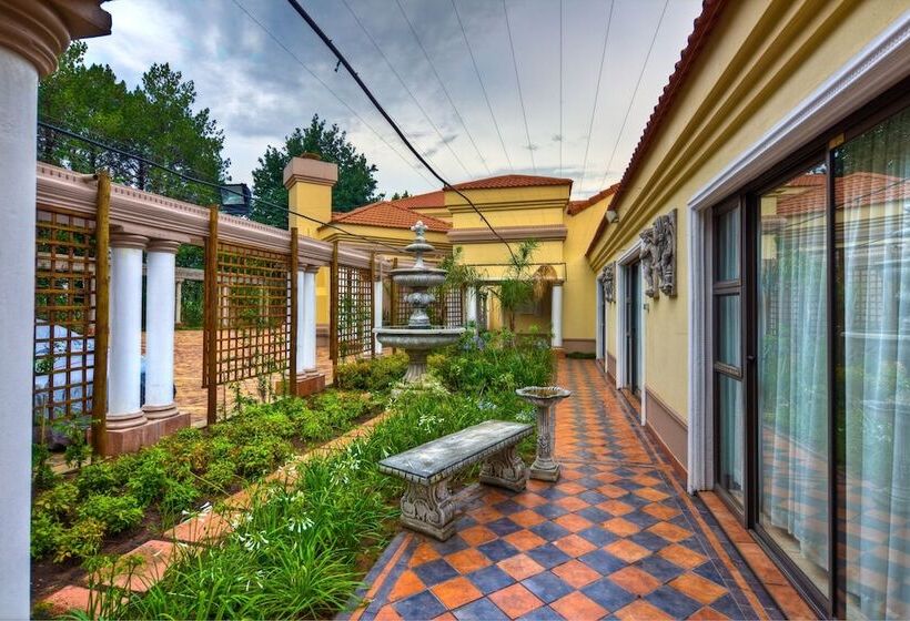 Pension Caesars Guesthouse & Conference Centre