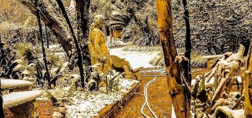 Pension Caesars Guesthouse & Conference Centre