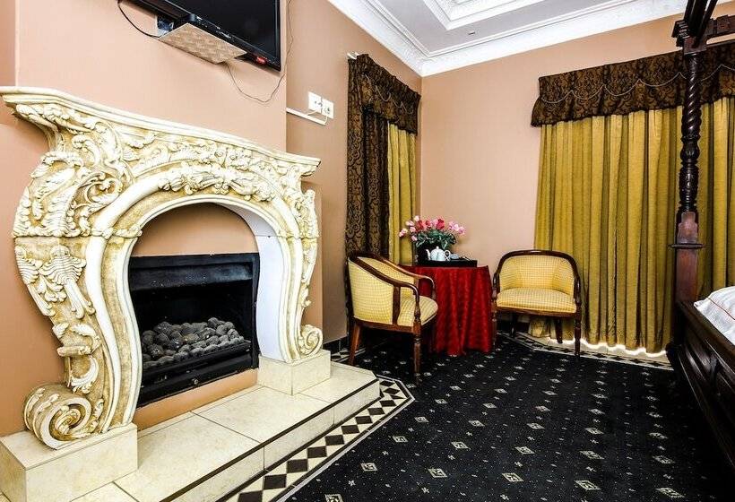 Pension Caesars Guesthouse & Conference Centre