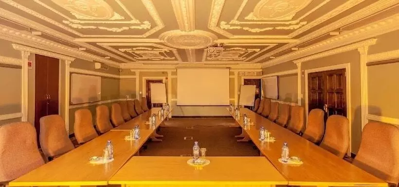 ペンション Caesars Guesthouse & Conference Centre