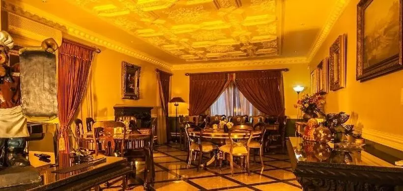 ペンション Caesars Guesthouse & Conference Centre