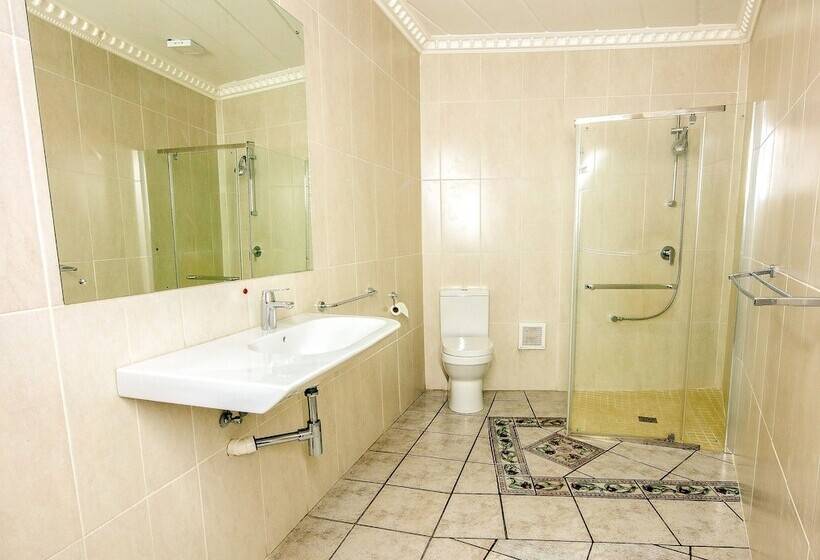 Pension Caesars Guesthouse & Conference Centre