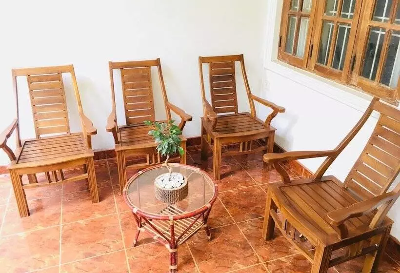 Aamiaismajoitus (B&B) Sudu Neluma Home Stay