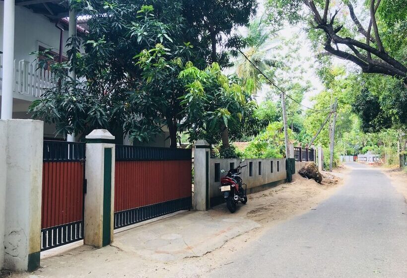 住宿加早餐 Sudu Neluma Home Stay