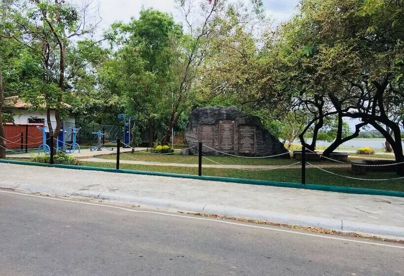 Aamiaismajoitus (B&B) Sudu Neluma Home Stay