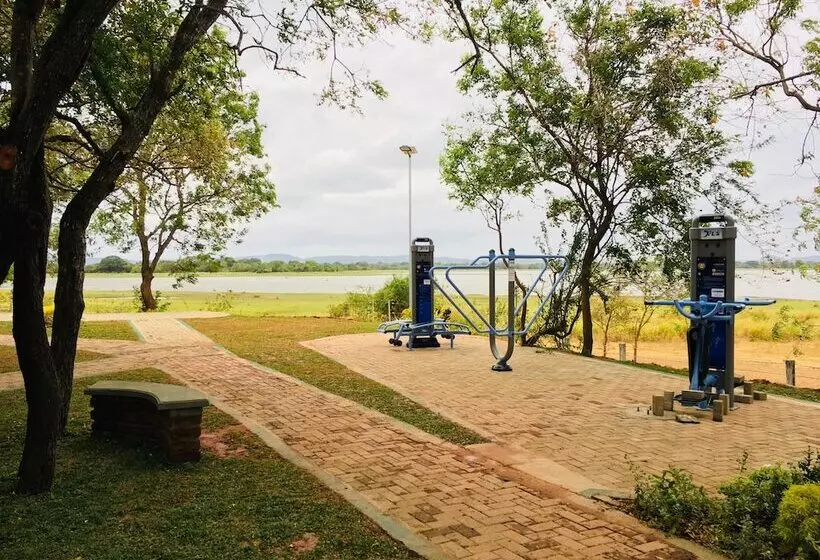 Aamiaismajoitus (B&B) Sudu Neluma Home Stay