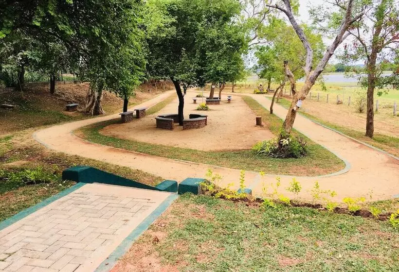 Aamiaismajoitus (B&B) Sudu Neluma Home Stay