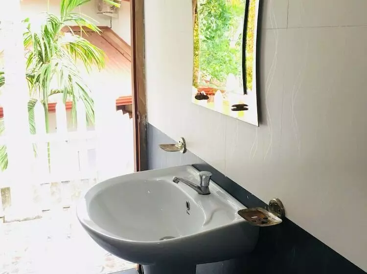 Aamiaismajoitus (B&B) Sudu Neluma Home Stay