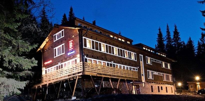 Eko Sport Hotel Björnson