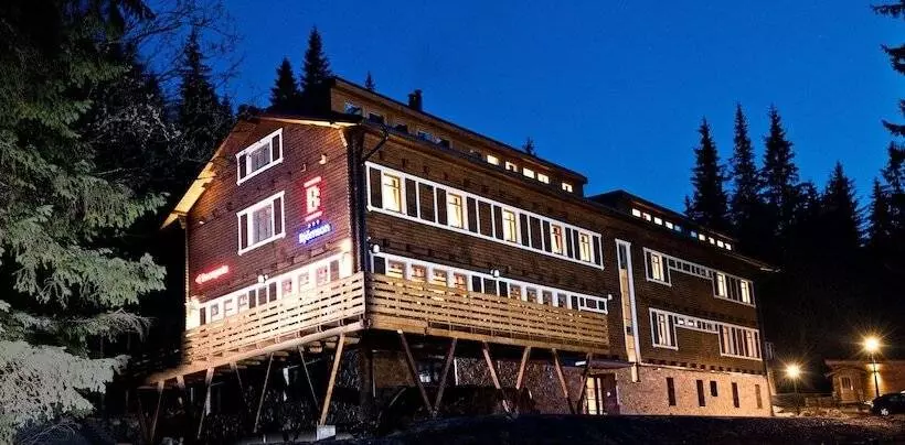 Eko Sport Hotel Björnson