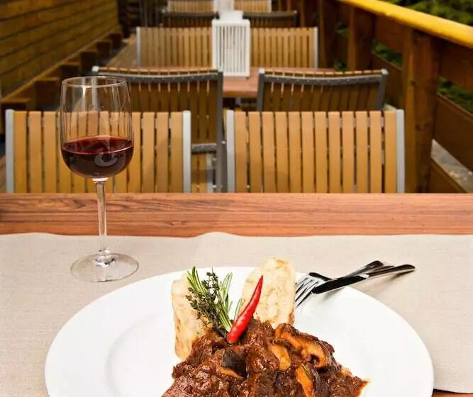 Eko Sport Hotel Björnson