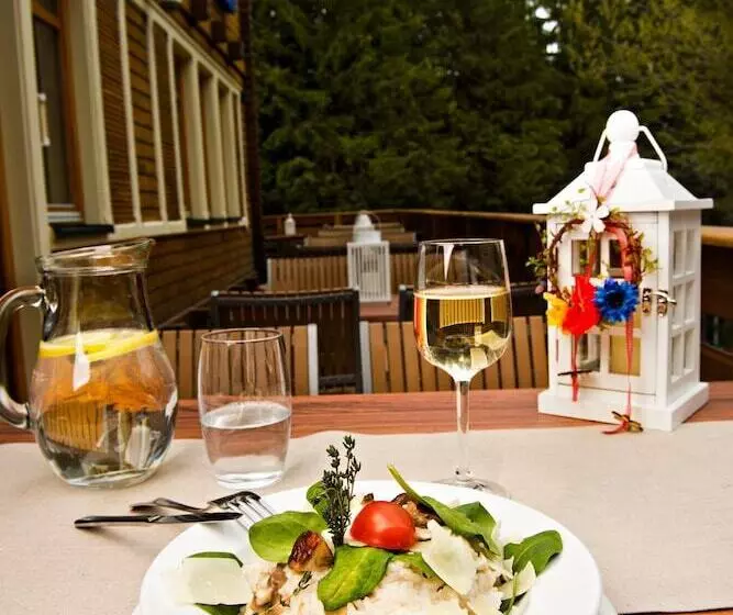 Eko Sport Hotel Björnson