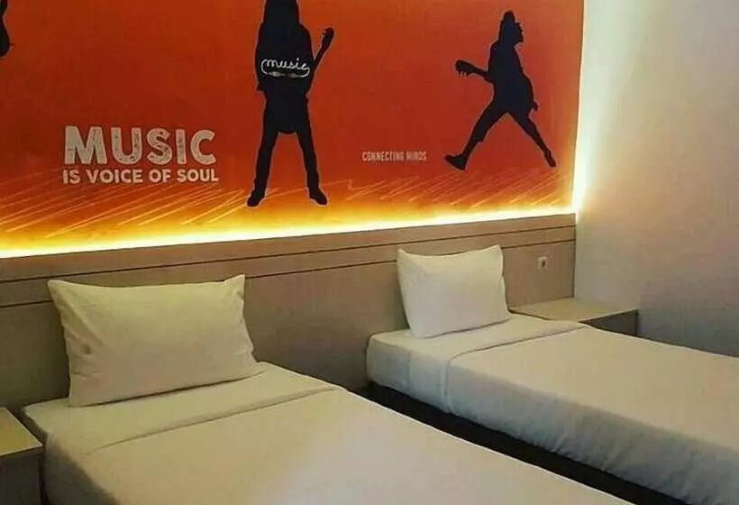 Front One Inn Sidoarjo