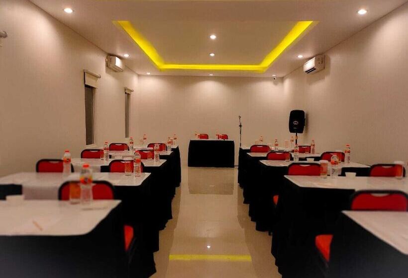 Front One Inn Sidoarjo