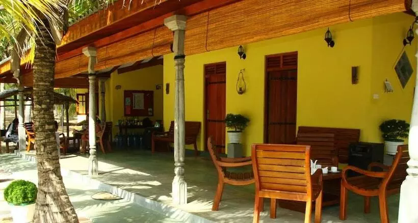 هتل Alankuda Beach Resort