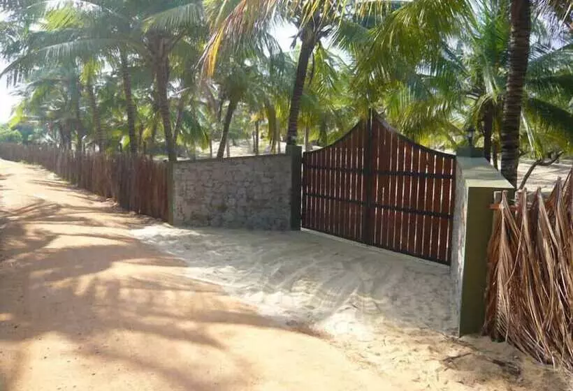 هتل Alankuda Beach Resort