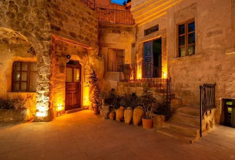 Hotelli Atilla S Cave