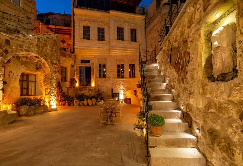 Hotelli Atilla S Cave