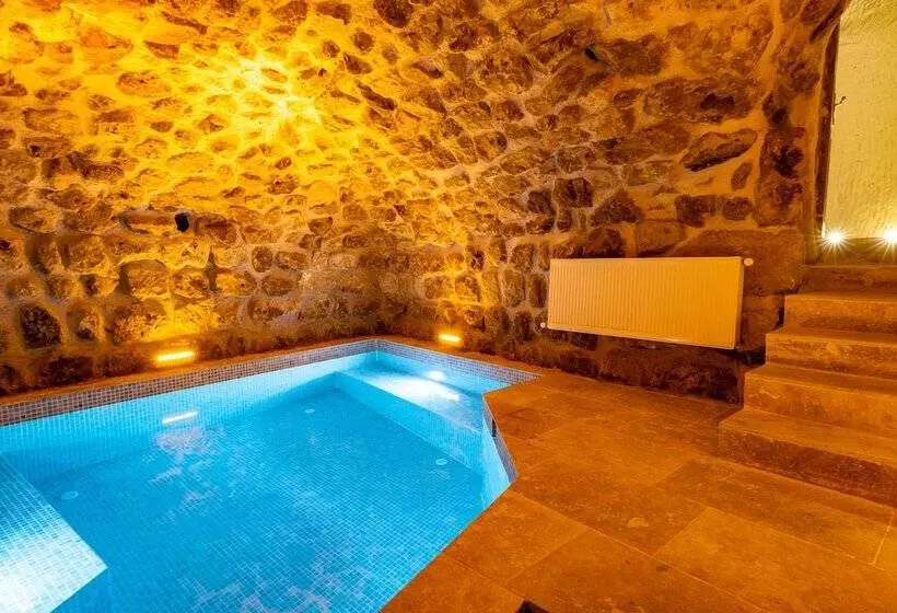 Hotelli Atilla S Cave