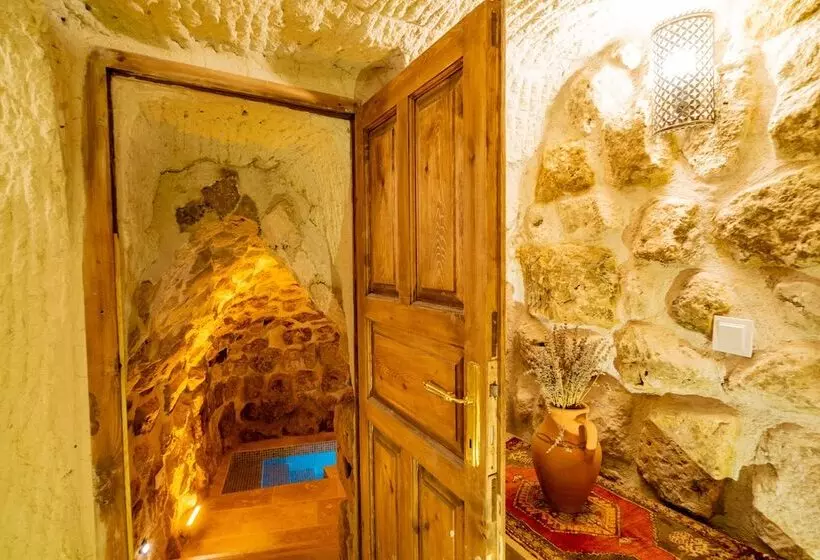 Hotelli Atilla S Cave