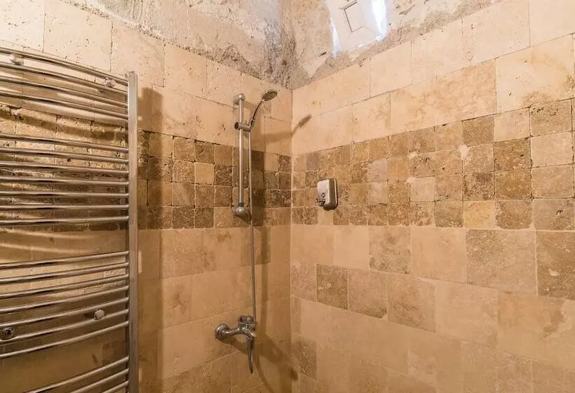 Hotelli Atilla S Cave
