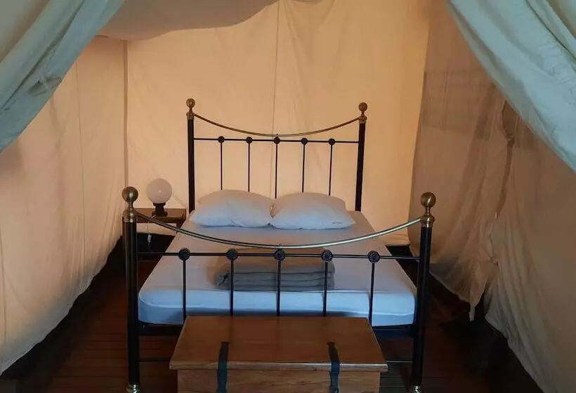 Hotelli Camping Les Chenes Clairs