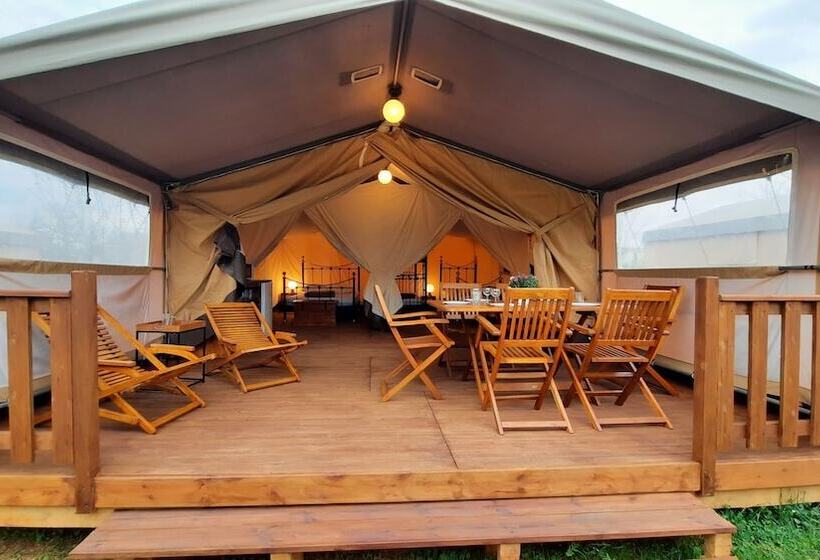 호텔 Camping Les Chenes Clairs