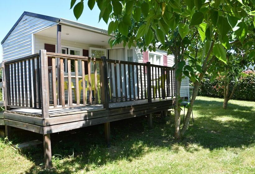 Отель Camping Les Chenes Clairs