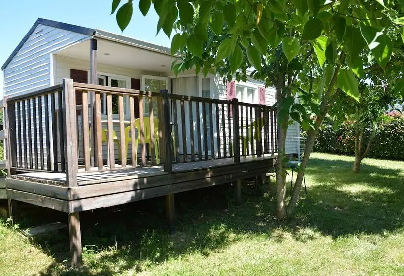 Hotelli Camping Les Chenes Clairs