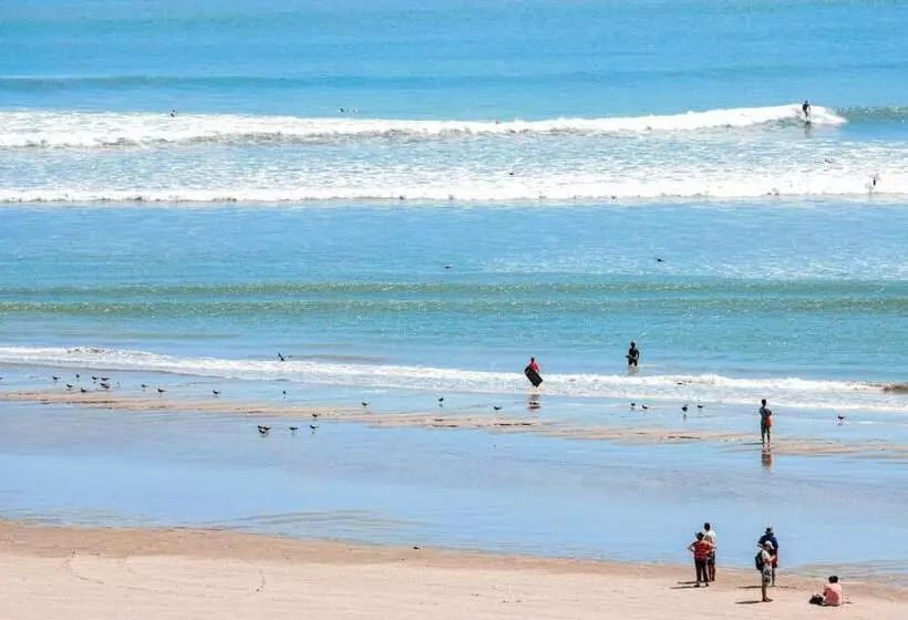 Hotelli Delfines De Chicama