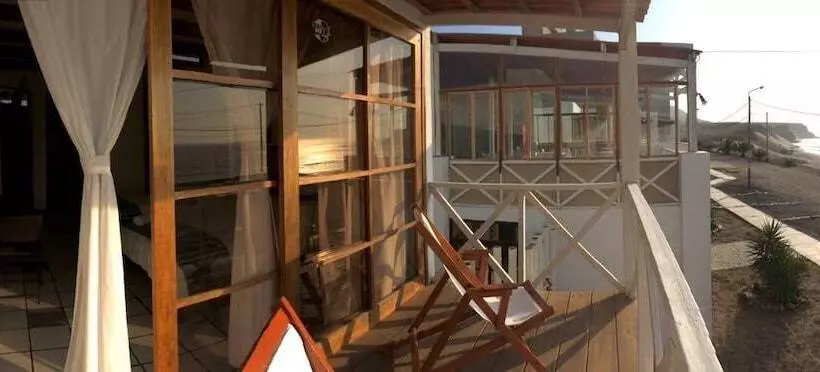 Hotelli Delfines De Chicama