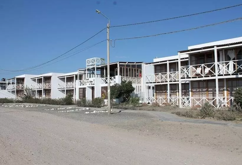 Hotelli Delfines De Chicama