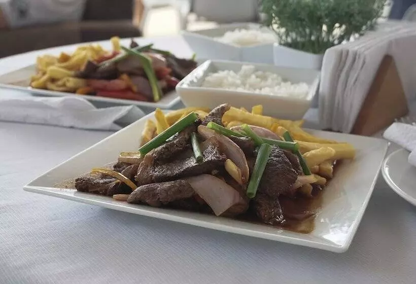 Hotelli Delfines De Chicama