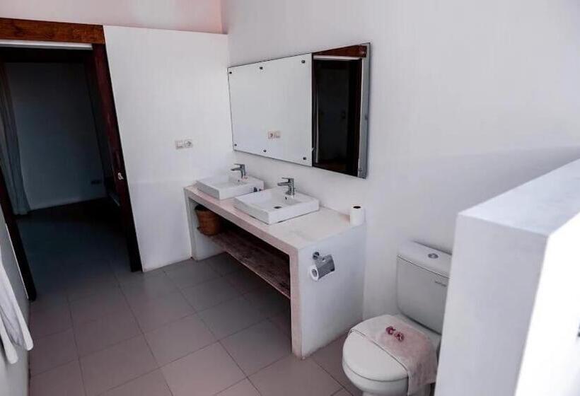 Отель Ekas Breaks Resort