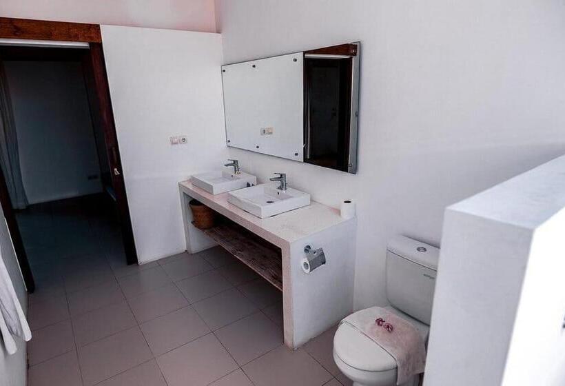 Отель Ekas Breaks Resort