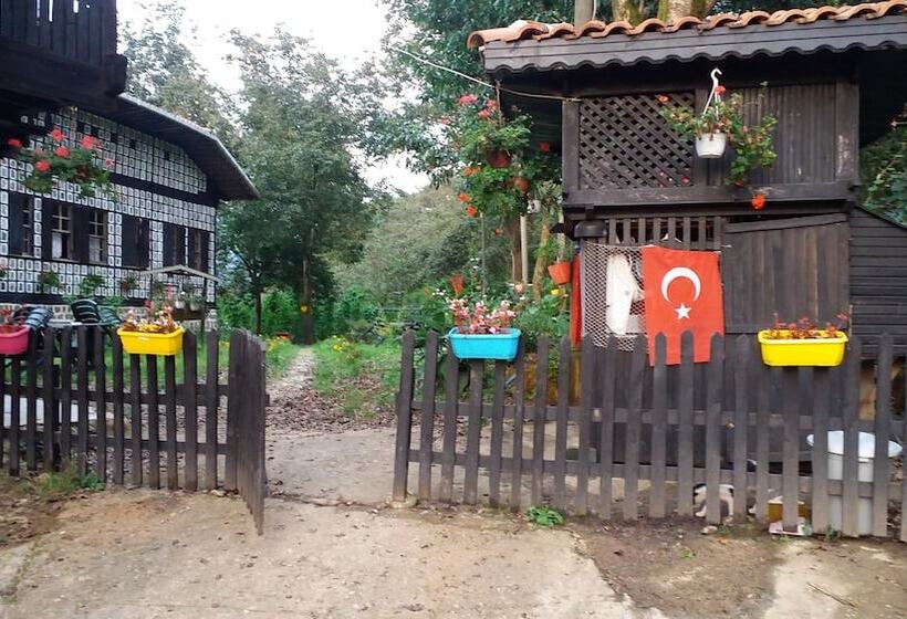 ホテル Inceler Konagi