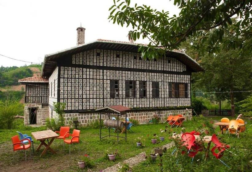 ホテル Inceler Konagi