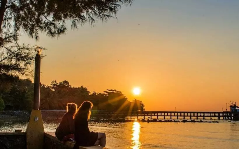 ホテル Issara Beach Resort Beachfront