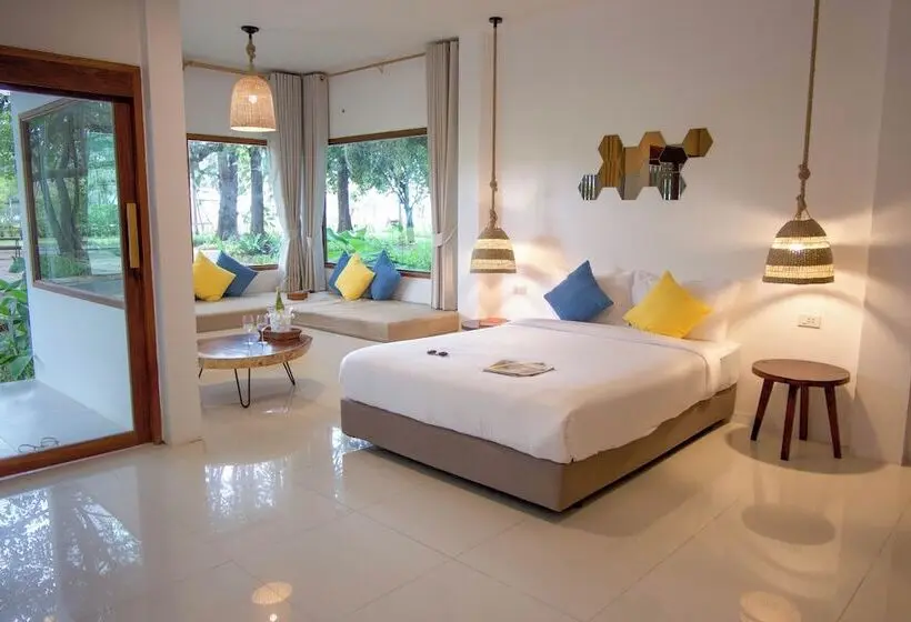 ホテル Issara Beach Resort Beachfront