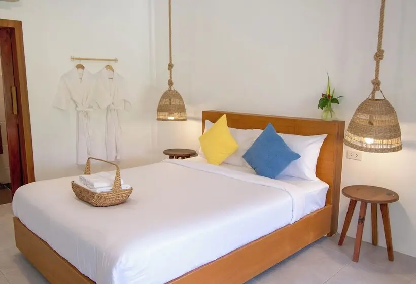 ホテル Issara Beach Resort Beachfront