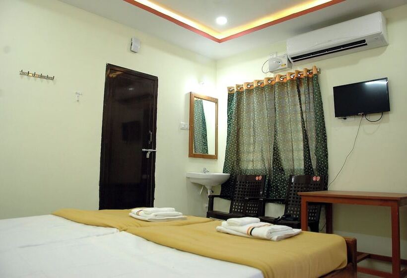 ホテル Jayaram Residency Srikalahasti