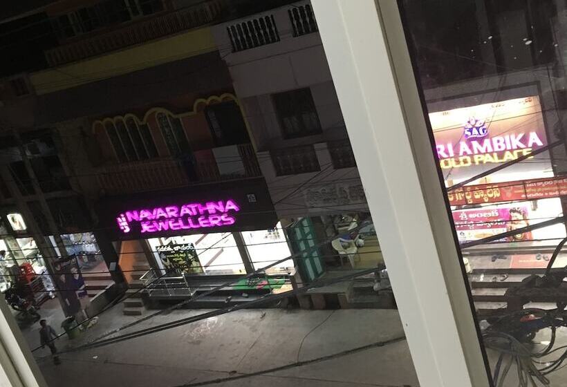 ホテル Jayaram Residency Srikalahasti