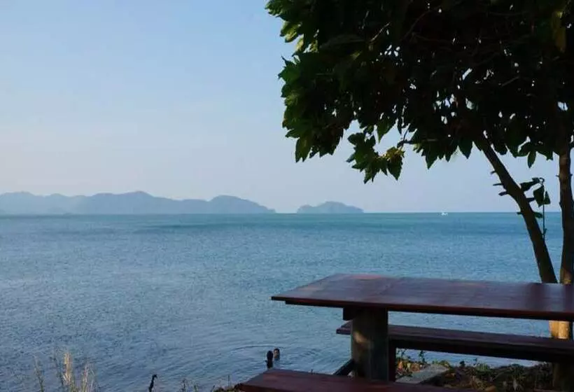 Hotelli Lomtalay Resort Trat