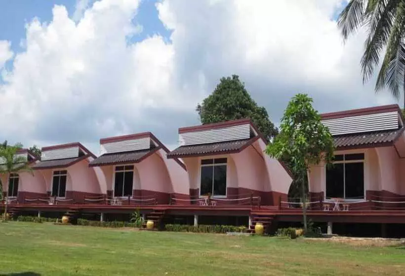 Hotelli Lomtalay Resort Trat