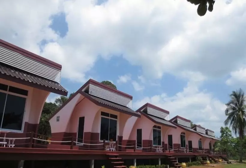 Hotelli Lomtalay Resort Trat