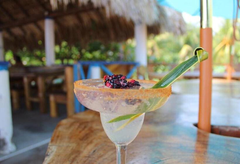 هتل Olas Permanentes El Zonte